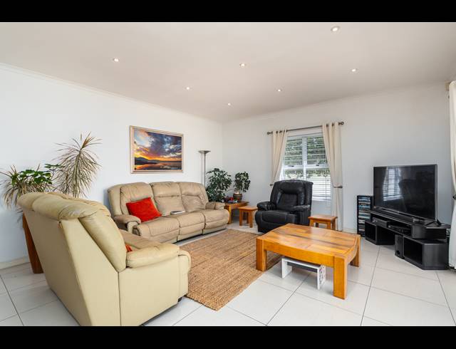 4 BEDROOM FREESTANDING SOLD IN SUNNINGDALE